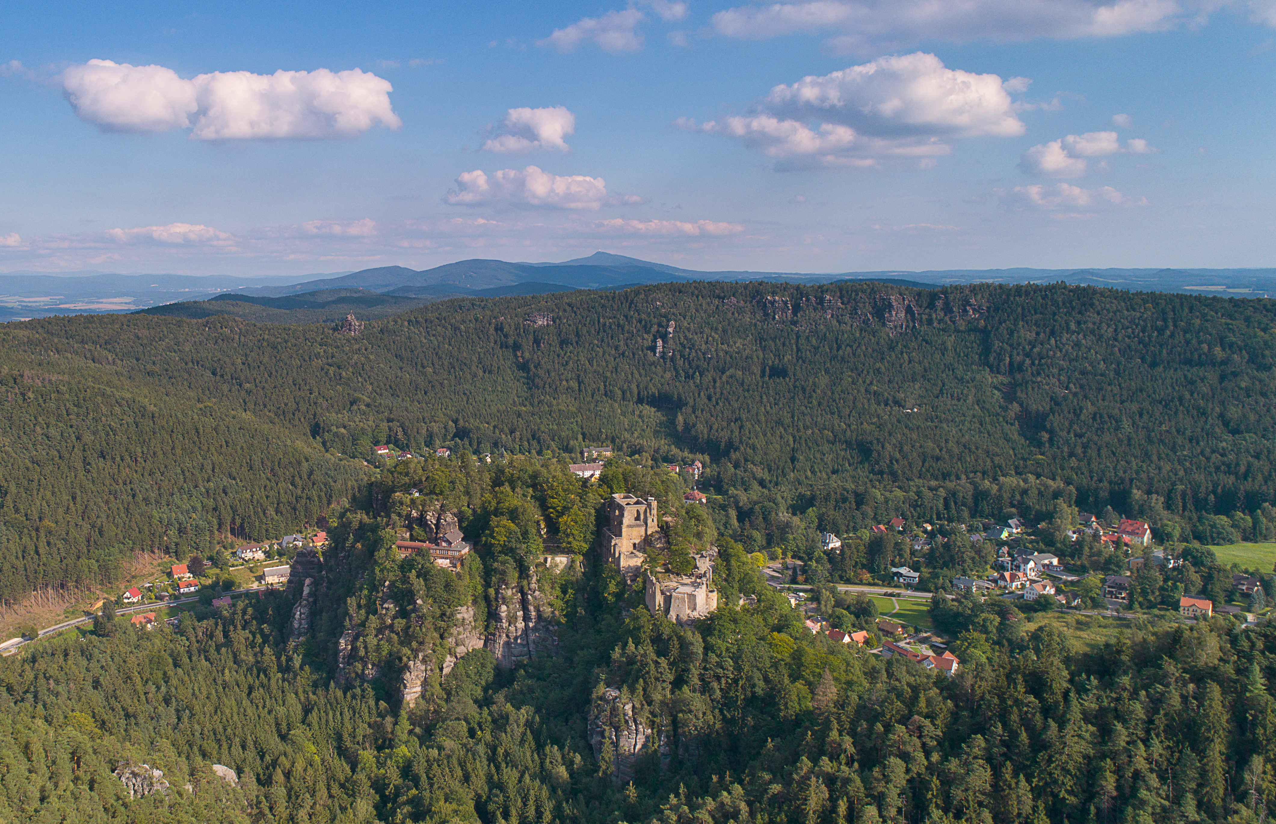 Kurort Oybin mit Burg und Kloster_Dieter Weise